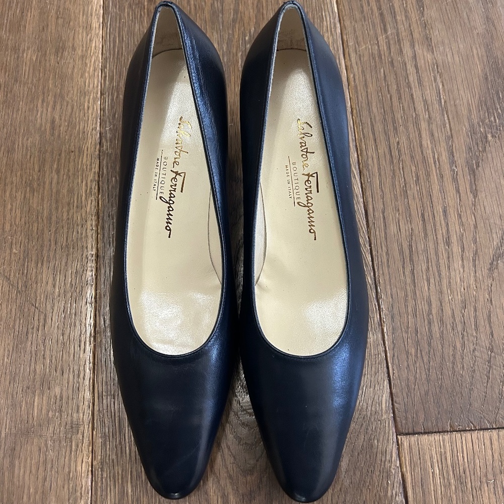 Salvatore Ferragamo Navy Pumps